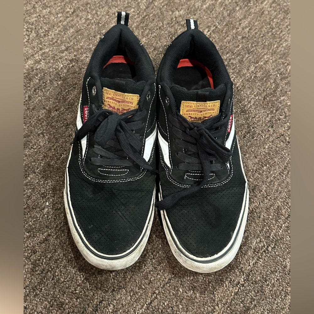 EUC Levi’s Strauss Sz 11 sneaker black white skater shoe lace up